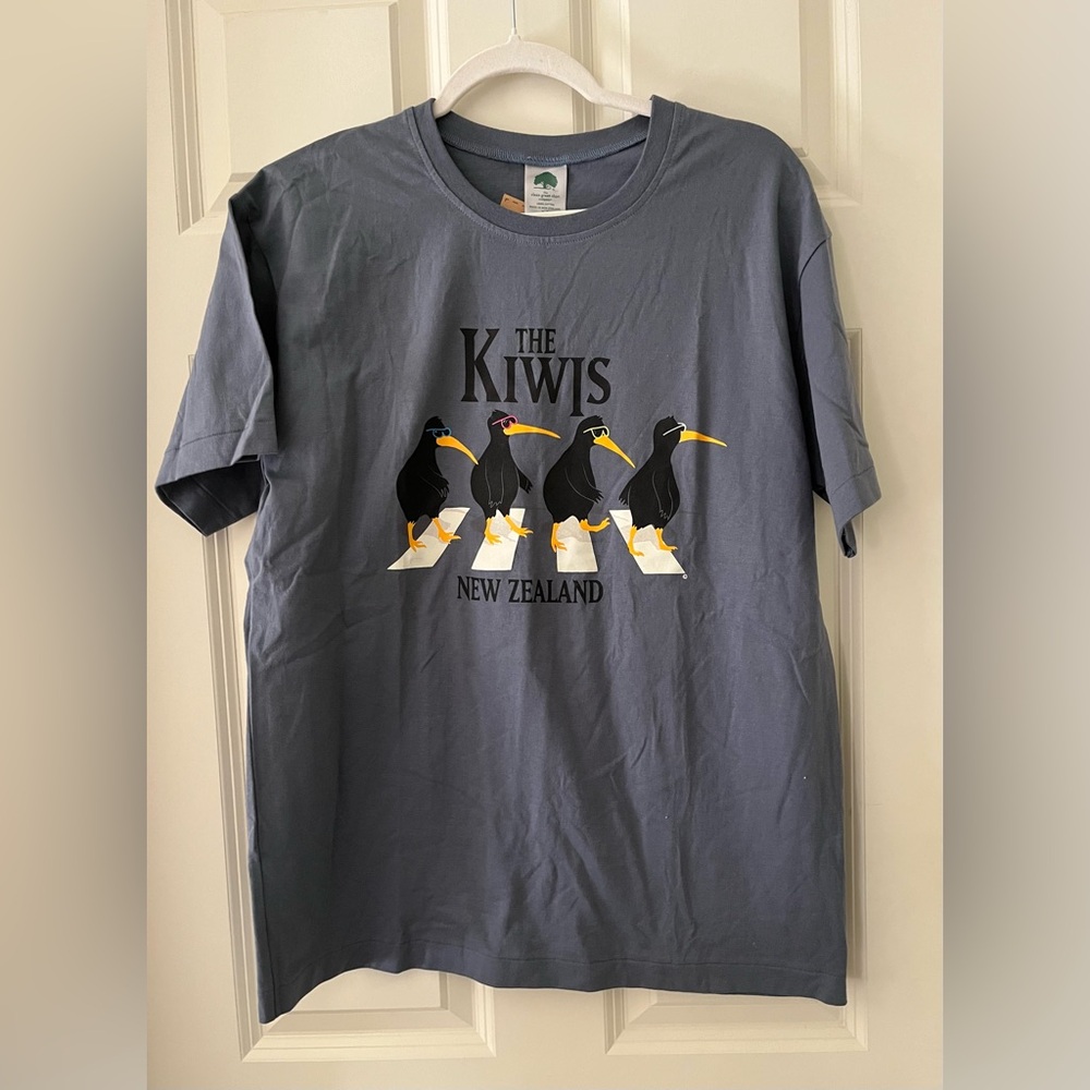 NWT The Clean Green Shirt Company 90s The KIWIS New Zealand The Beatles T-shirt